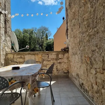 Διαμέρισμα Apartman Olive ***