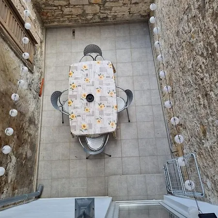 Apartman Olive *** * Πούλα